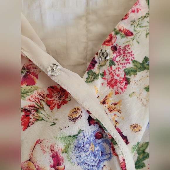 NWT Floral Romper - Picture 4 of 7
